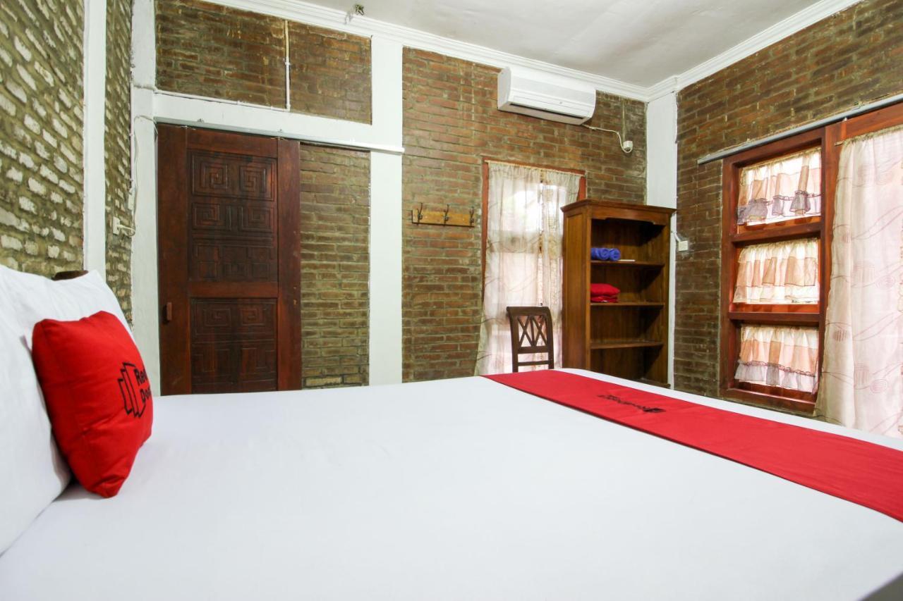 Reddoorz Near Rumah Sakit Wirosaban Salakan Экстерьер фото