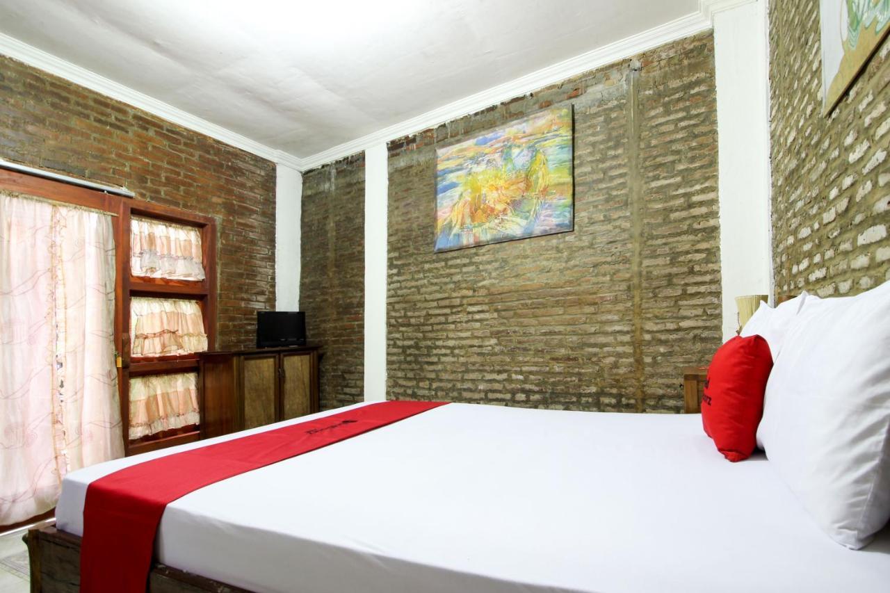 Reddoorz Near Rumah Sakit Wirosaban Salakan Экстерьер фото