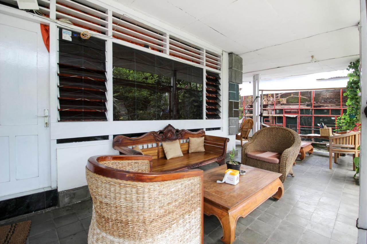 Reddoorz Near Rumah Sakit Wirosaban Salakan Экстерьер фото