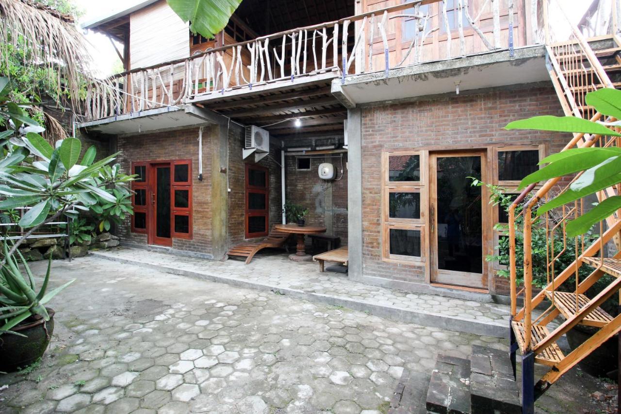 Reddoorz Near Rumah Sakit Wirosaban Salakan Экстерьер фото
